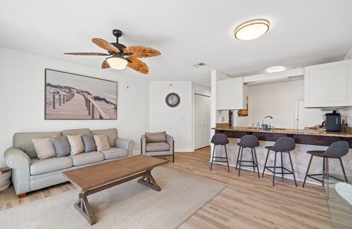 Panama City Beach Condo | 1 bd 1ba Condo w/Lagoon View, Pool, Walk to Beach