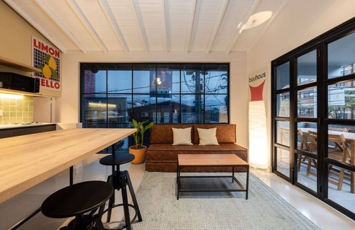 Zona Rosa Apartment | 1 BD apartment near lleras with AC and fas WiFi