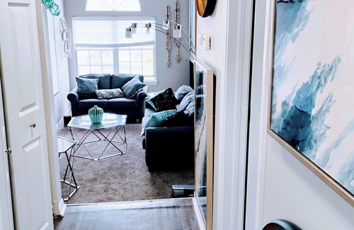 Wayne Apartment | 1-bd apartment with WiFi, AC , lake access, living room projector and fireplace