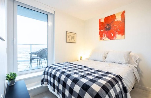 Mount Pleasant Condo | 1 Bd Penthouse with Lg Deck+Parking (30 day min)