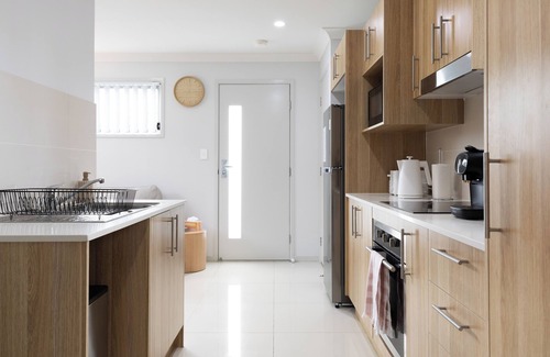 Rocklea Apartment | 1 Bdr Apt! GST Credits! Kitchen! Parking! 139F1