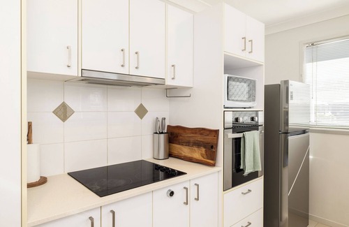 Rocklea Apartment | 1 Bdr Apt! Private Balcony! Garage Parking! 119D1