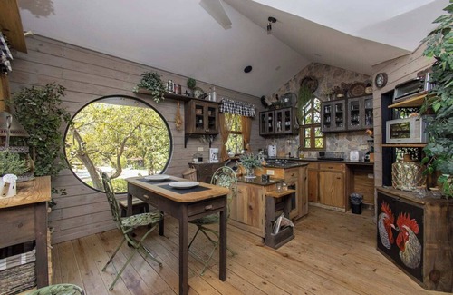 San Jose House | 1 bdr - Ensuite tree house 🌳🏠 premium amenities/Ranch and sanctuary 🦚🤠