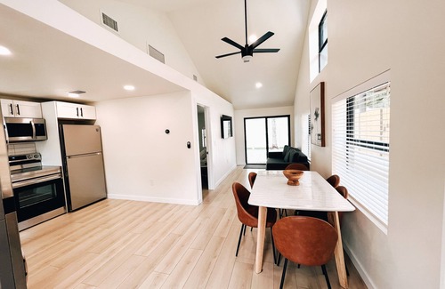Fruitville House | 1 bdr Romantic getaway, close to Lido beach