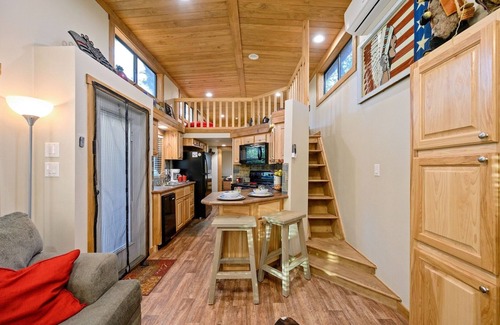 Broken Bow Cabin | 1 bdr with stunning views that backs up to Ouachita National Forest!