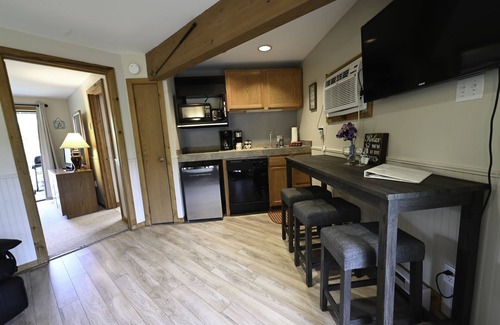 Mancelona Condo | 1 bdrm. 1 bath. NEW mattress, MOUNTAIN VIEW! Close to Lakes, Pool.