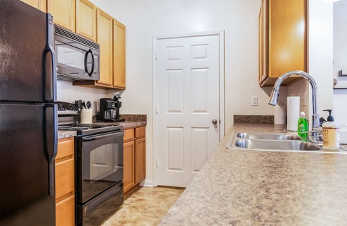 Johnson City Apartment | 1 Bdrm/1 Bath Pool, Gym, Sand Volleyball Court, 10 Mins From Downtown