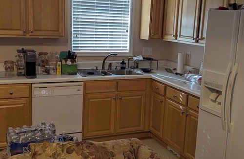 Kingston House | 1-bdrm house with fireplace, AC and WiFi with 20 acres of trees scenic deck.