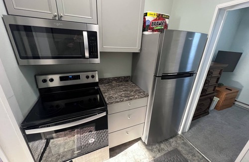 Cedar Rapids Apartment | 1 Bed 1 Bath Cozy Apartment NE CR Close to Coe College and Mt. Mercy University