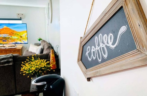 El Paso House | 1 Bed 1 Bath Craven Cottage at Hillside with Wifi, AC & 4K Smart TV