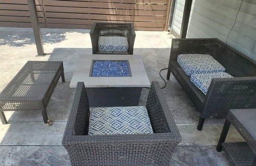 Northridge House | 1-Bed/1-Bath guest house, Central AC, Wi-Fi, Parking/EV, in fabulous Los Angeles