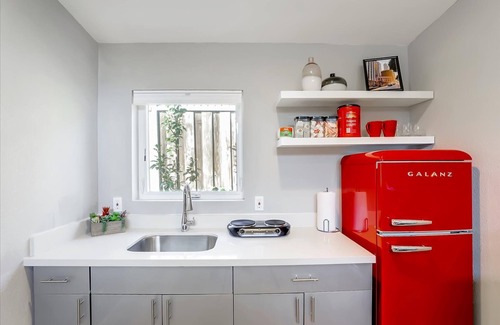 San Ramon House | 1 bed 1 bath king bed private unit kitchenette