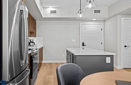 Dead Man's Flats Condo | 1 Bed/1 Bath Sparrowhawk-Top Floor/Courtyard