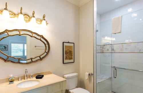 Rural Estates House | 1 bed / 1 bath Suite 10 in Naples, FL Bed & Breakfast. Fully furnished with amenities.