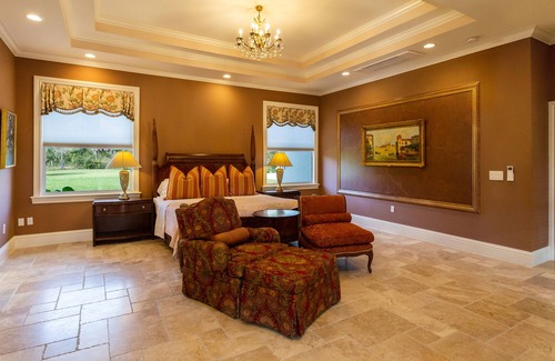 Rural Estates House | 1 bed / 1 bath Suite 11 in Naples, FL Bed & Breakfast. Fully furnished with amenities.