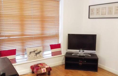 Island Gardens Apartment | 1 Bed Apartment at Mill Quay, Canary Wharf