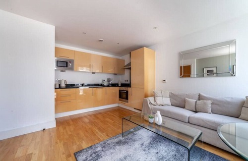 Isle of Dogs Apartment | 1 Bed Apartment in Canary Wharf