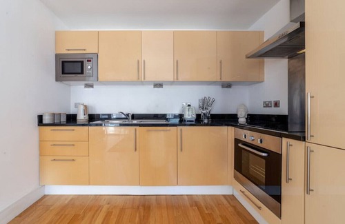Isle of Dogs Apartment | 1 Bed Apartment in Canary Wharf