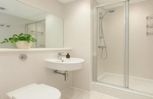 Isle of Dogs Apartment | 1 Bed Apartment in Canary Wharf