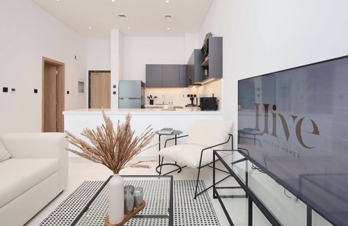 Jebel Ali Apartment | 1 Bed Apt in 7 By Aurora 102