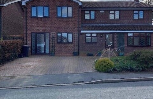 Griffydam Apartment | 1 Bed Apt- Rural Views- Juliette Balcony - Parking