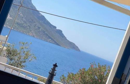 Massouri Apartment | 1 Bed Apt - Sleeps 2 - Free Parking - Sea View