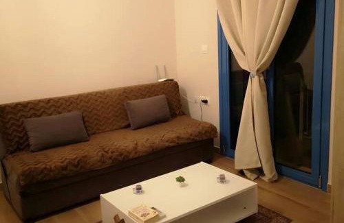 Massouri Apartment | 1 Bed Apt - Sleeps 2 - Free Parking - Sea View