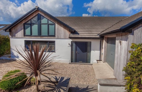 Saint Erth Praze Cabin | 1 Bed Cabin. Parking. Private & secure Garden. Pets welcome. Nr to beaches/walks