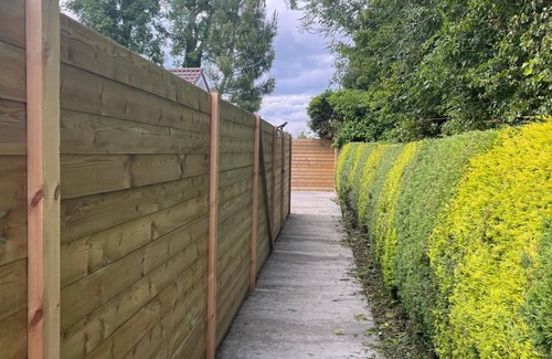 County Meath Cabin | 1-Bed Cosy Cottage near Emerald Park - Sleeps 5