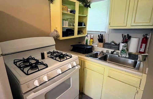 Stanton Cottage | 1 bed cottage, grill, fire pit, Very close to Red River Gorge!