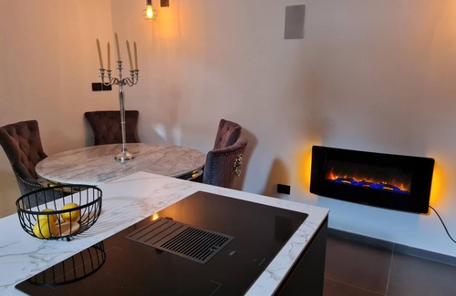 Montescaglioso Cottage | 1-Bed Cottage with indoor hot tub and sauna