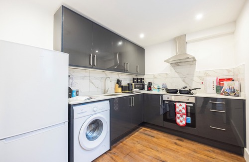 Broad Green Apartment | 1 Bed Flat | Central Croydon | Sleeps 4 | Workers | Families