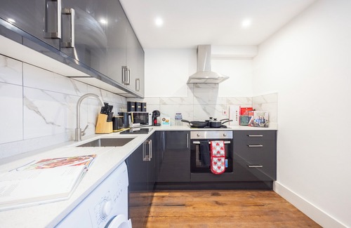 Broad Green Apartment | 1 Bed Flat | Central Croydon | Sleeps 4 | Workers | Families