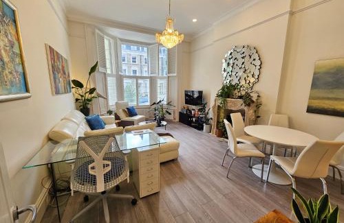 Westbourne Apartment | 1 bed flat near Little Venice and Paddington