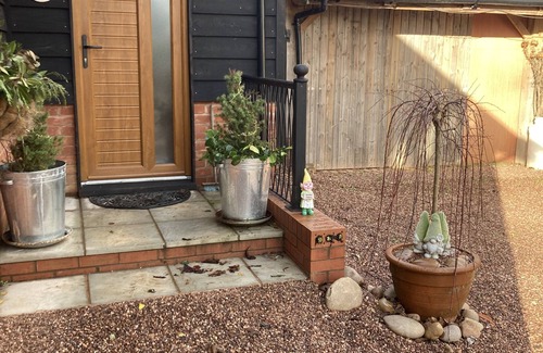 Ottery St Mary Cottage | 1 Bed Flat - Sleeps 4 - Garden - Parking - Wifi