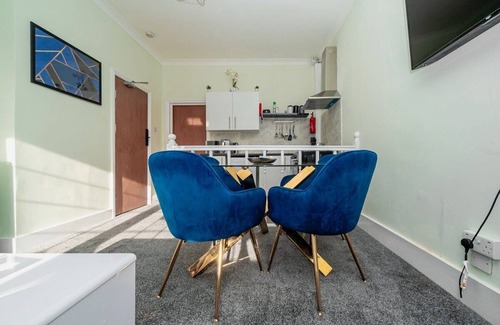 Wanstead Apartment | 1 Bed Flat Wanstead E11 2PF | Save 10% LongStay | Contractors | Wi-Fi | Sleeps4 | Parking