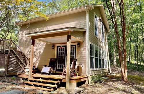 Oxford House | 1 bed guesthouse w/sofa sleeper on 15 acres 10 minutes from anywhere in Oxford