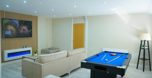 Bradford House | 1 Bed House - Sleeps 2 - Parking - Wifi