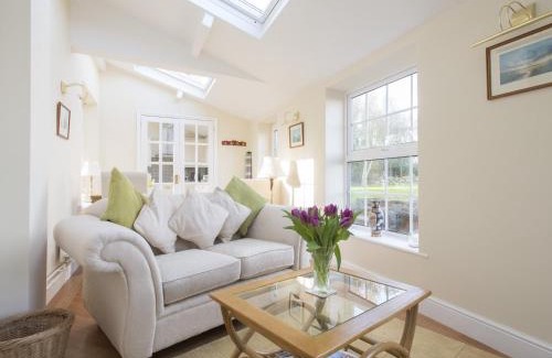 Bacton House | 1 Bed in Bacton KT114