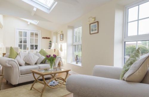 Bacton House | 1 Bed in Bacton KT114