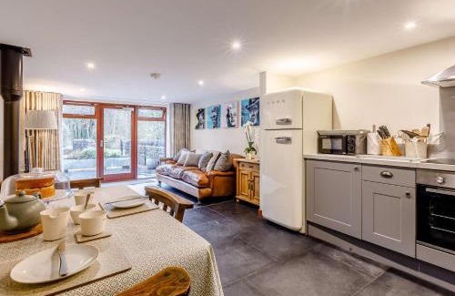 Nunney House | 1 Bed in Bath 83834