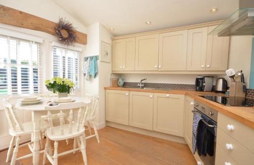 Quenington House | 1 Bed in Bibury 29026