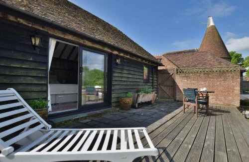 Abbess Roding House | 1 bed in Biddenden BT064