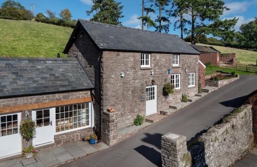 Llanfihangel Tal-y-llyn House | 1 Bed in Bwlch BN270
