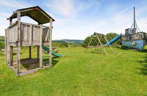 Llanfihangel-Ystrad Cabin | 1 Bed in Dihewyd oc-s32353