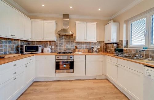 Freshwater Bay House | 1 Bed in Freshwater IC136