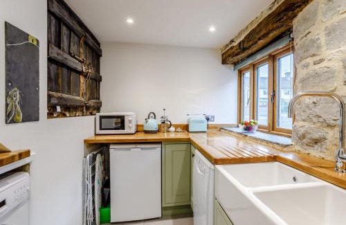 Glastonbury House | 1 Bed in Glastonbury 79123