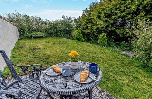 Crynant House | 1 Bed in Gower 74221