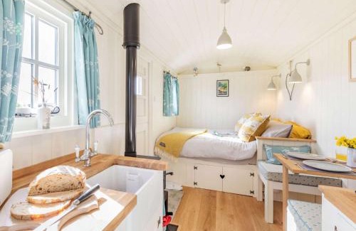 Mellor House | 1 Bed in Hayfield 87592