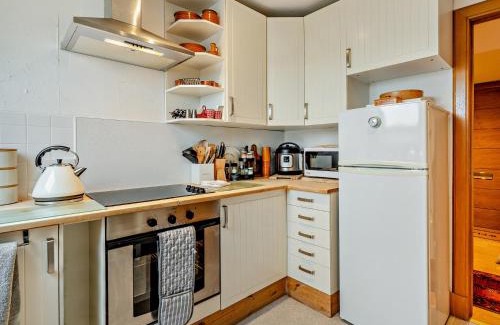 Kinghorn Apartment | 1 Bed in Kinghorn 47388